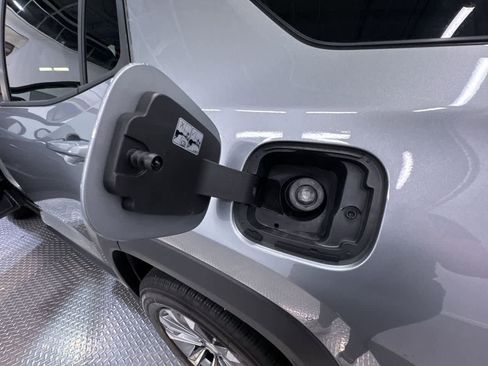 Used 2025 Chevrolet Equinox LT w/ Safety and Technology Package image 42