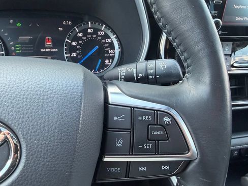 Used 2021 Toyota Highlander XLE w/ Protection Package #3 (TMS) AWD/4WD image 37