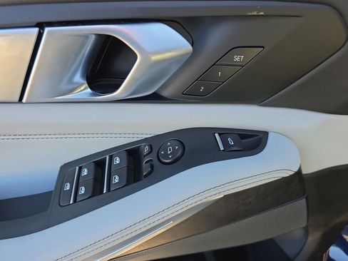 Used 2025 BMW X5 sDrive40i w/ M Sport Package image 21