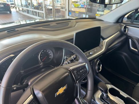 Used 2025 Chevrolet Blazer LT FWD image 31