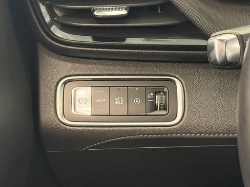 Used 2025 Buick Enclave Preferred FWD image 21