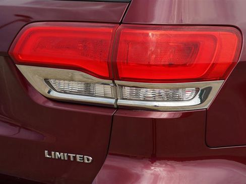 Used 2018 Jeep Grand Cherokee Limited AWD/4WD image 34