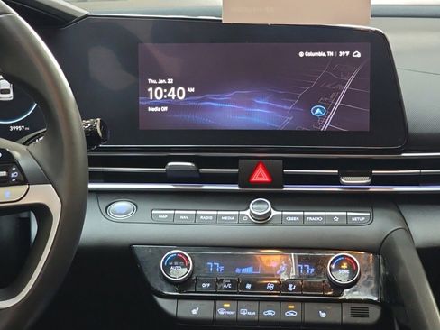 Certified 2024 Hyundai Elantra Limited image 20