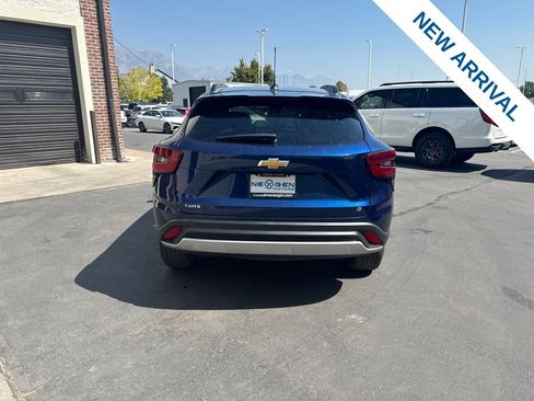 Used 2024 Chevrolet Trax LT w/ LT Convenience Package FWD image 6