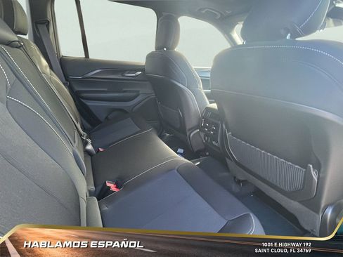 Used 2025 Jeep Grand Cherokee Laredo X w/ Luxury Tech Group I image 29