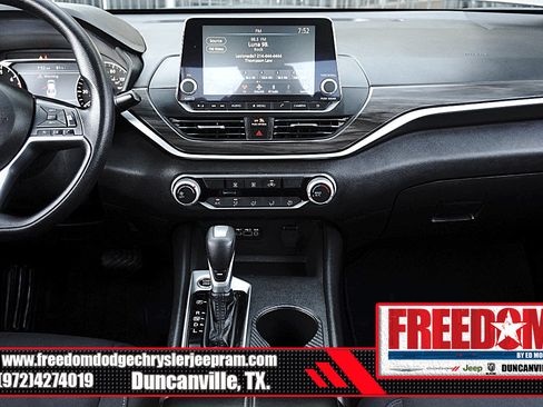 Used 2025 Nissan Altima 2.5 SV FWD image 19
