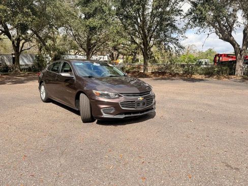Used 2016 Chevrolet Malibu LT w/ Leather Package image 3