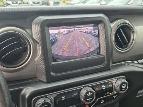 Used 2022 Jeep Wrangler Unlimited Sport AWD/4WD image 16