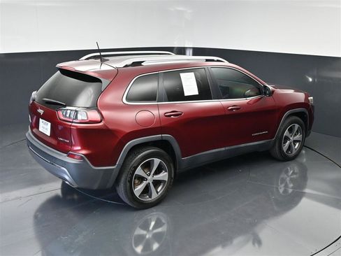 Used 2019 Jeep Cherokee Limited AWD/4WD image 23