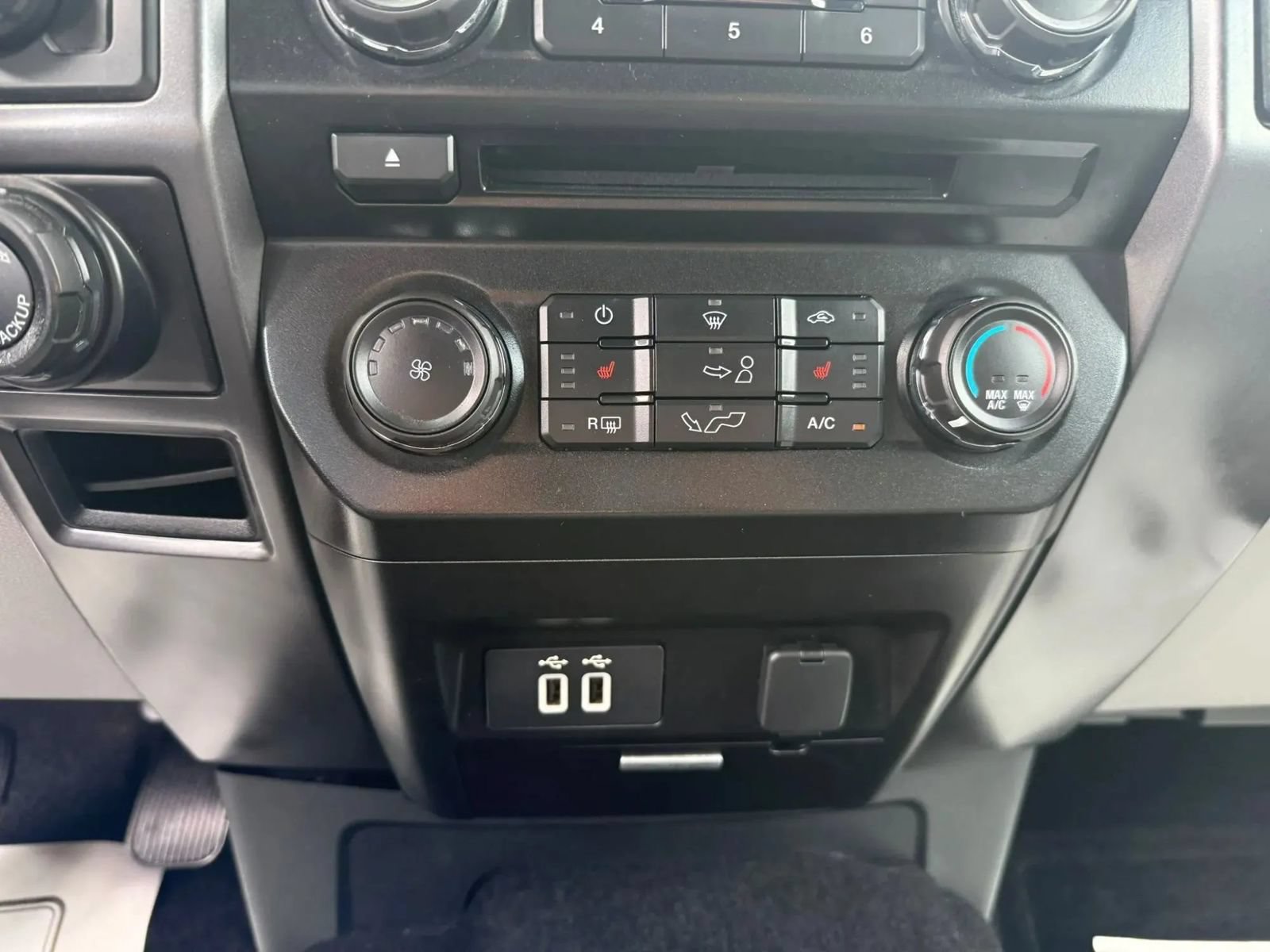 Used 2017 Ford F150 XLT w/ Equipment Group 302A Luxury RWD image 16