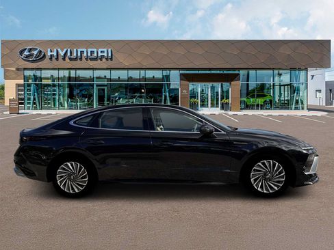 New 2026 Hyundai Sonata Limited FWD image 9