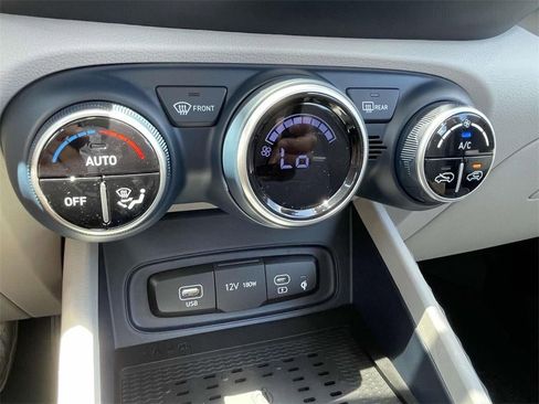 New 2025 Hyundai Venue Limited image 33