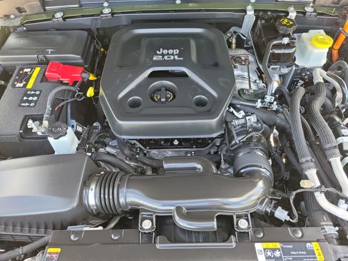 Used 2023 Jeep Wrangler Unlimited Sahara w/ Safety Group AWD/4WD image 33