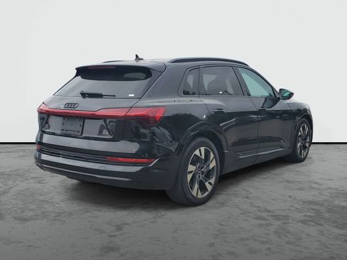 Used 2022 Audi e-tron Premium w/ Convenience Plus Package AWD/4WD image 4