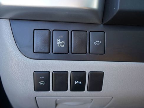 Used 2014 Toyota Highlander Limited image 15