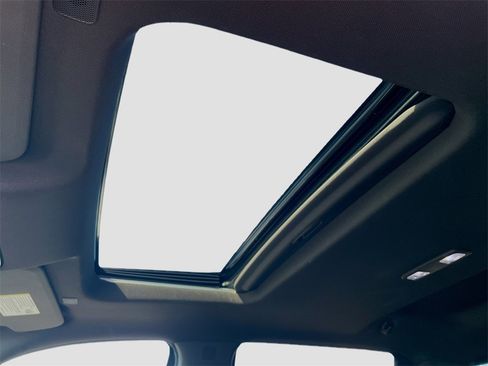 Used 2021 GMC Sierra 1500 Denali w/ Denali Ultimate Package image 18