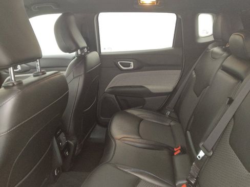 Used 2024 Jeep Compass Latitude image 18