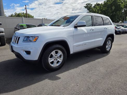 Used 2015 Jeep Grand Cherokee Laredo w/ Quick Order Package 23E AWD/4WD image 1