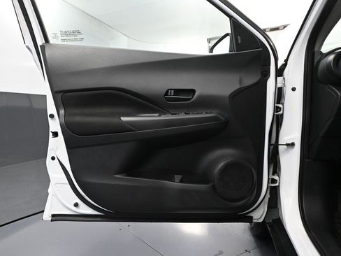 Used 2021 Nissan Kicks S image 18