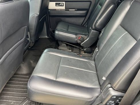 Used 2017 Ford Expedition XLT w/ Equipment Group 202A RWD image 16