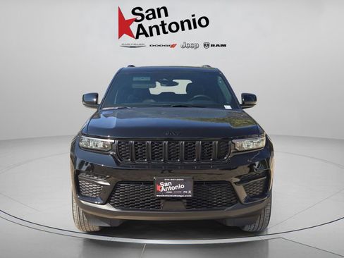 New 2025 Jeep Grand Cherokee Altitude RWD image 3