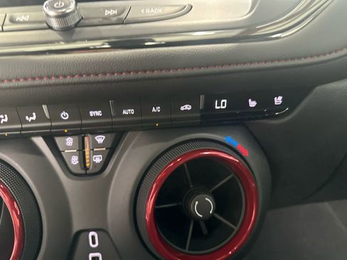 Used 2023 Chevrolet Blazer RS w/ Enhanced Convenience Package image 25