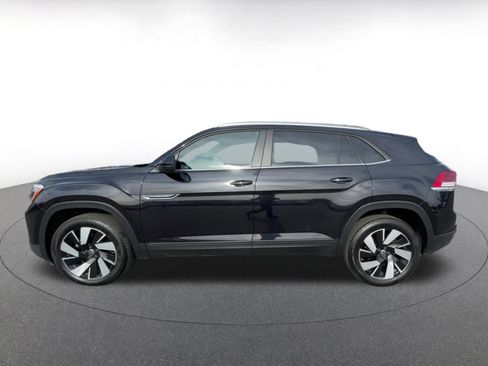 Used 2025 Volkswagen Atlas Cross Sport SE image 9
