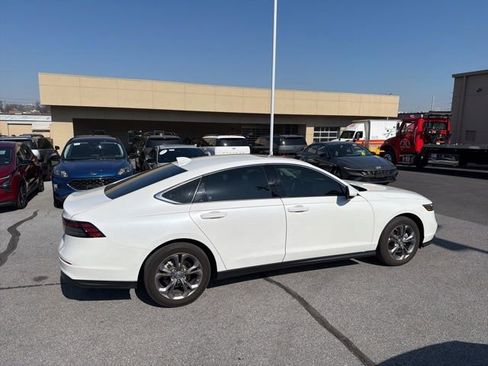 Used 2024 Honda Accord EX image 11