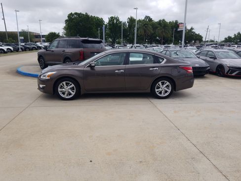 Used 2015 Nissan Altima 2.5 SL w/ Moonroof Package image 4