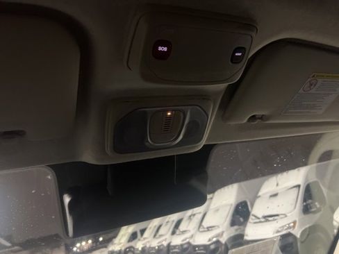 Used 2025 RAM ProMaster 2500 w/ Convenience Group image 16