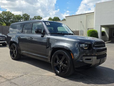 Used 2023 Land Rover Defender 130 X-Dynamic SE AWD/4WD image 7