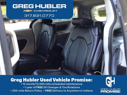 Used 2024 Chrysler Pacifica Touring-L FWD image 32