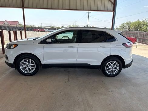 Used 2023 Ford Edge SEL w/ Convenience Package AWD/4WD image 4