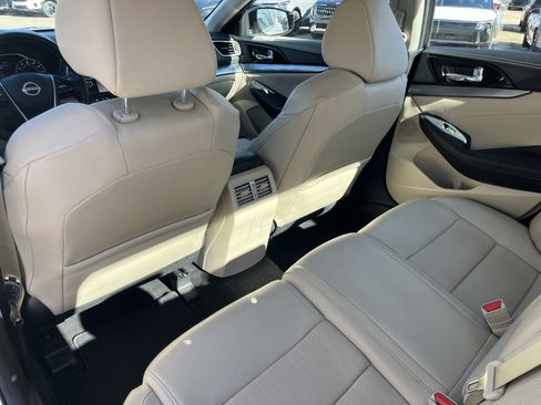 Used 2023 Nissan Maxima SV w/ Floor Mat Group image 19