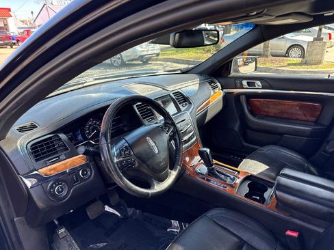 Used 2016 Lincoln MKS 4dr Sdn 3.7L AWD w/ Equipment Group 101A image 12