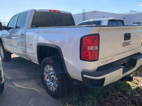 Used 2018 GMC Sierra 2500 Denali w/ Duramax Plus Package image 2