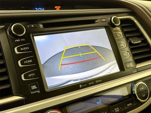 Used 2016 Toyota Highlander Limited image 27