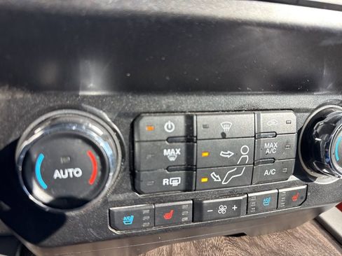 Used 2019 Ford F250 Lariat w/ Lariat Value Package image 19