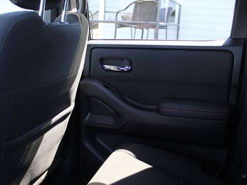 Used 2023 Nissan Frontier PRO-4X image 50