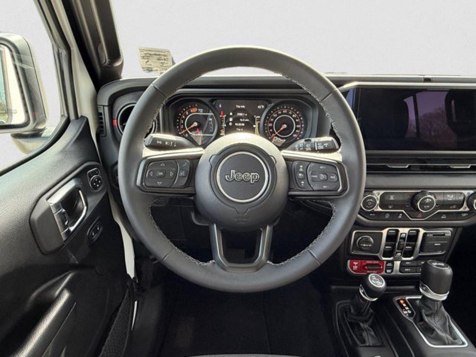 Used 2025 Jeep Wrangler Unlimited Rubicon AWD/4WD image 13