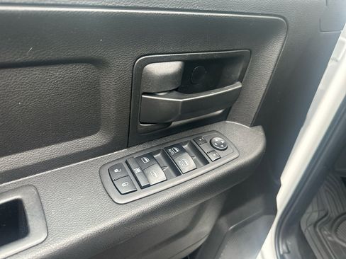 Used 2018 RAM 2500 Tradesman w/ Chrome Appearance Group image 30