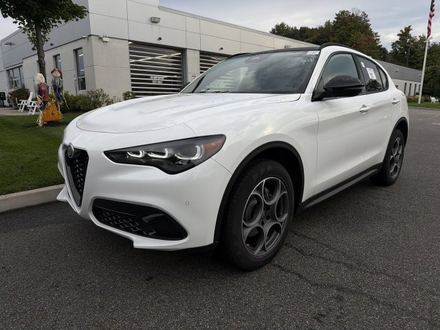 New 2026 Alfa Romeo Stelvio Sprint w/ Convenience Package AWD/4WD image 4