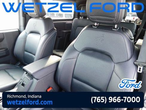 Used 2025 Ford Bronco Badlands AWD/4WD image 14
