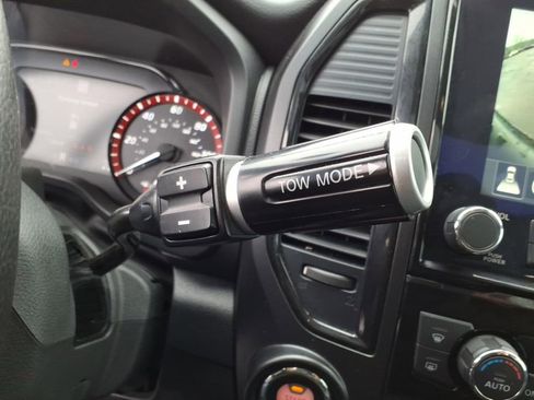 Used 2024 Nissan Titan PRO-4X w/ Pro-4x Convenience Package image 16