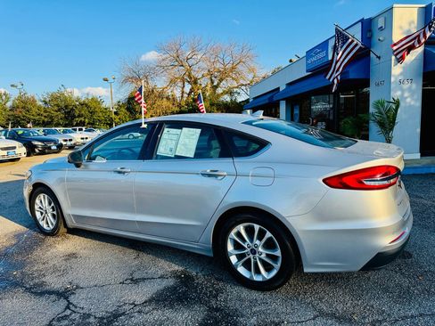 Used 2019 Ford Fusion SE image 25