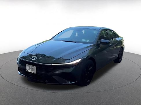 Used 2026 Hyundai Elantra Sport FWD image 5