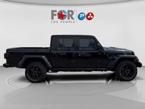 Used 2022 Jeep Gladiator Willys image 6