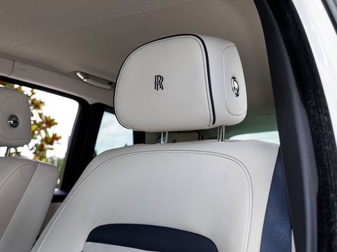 Certified 2023 Rolls-Royce Cullinan AWD/4WD image 33