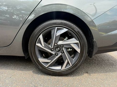 Used 2025 Hyundai Elantra SEL FWD image 10
