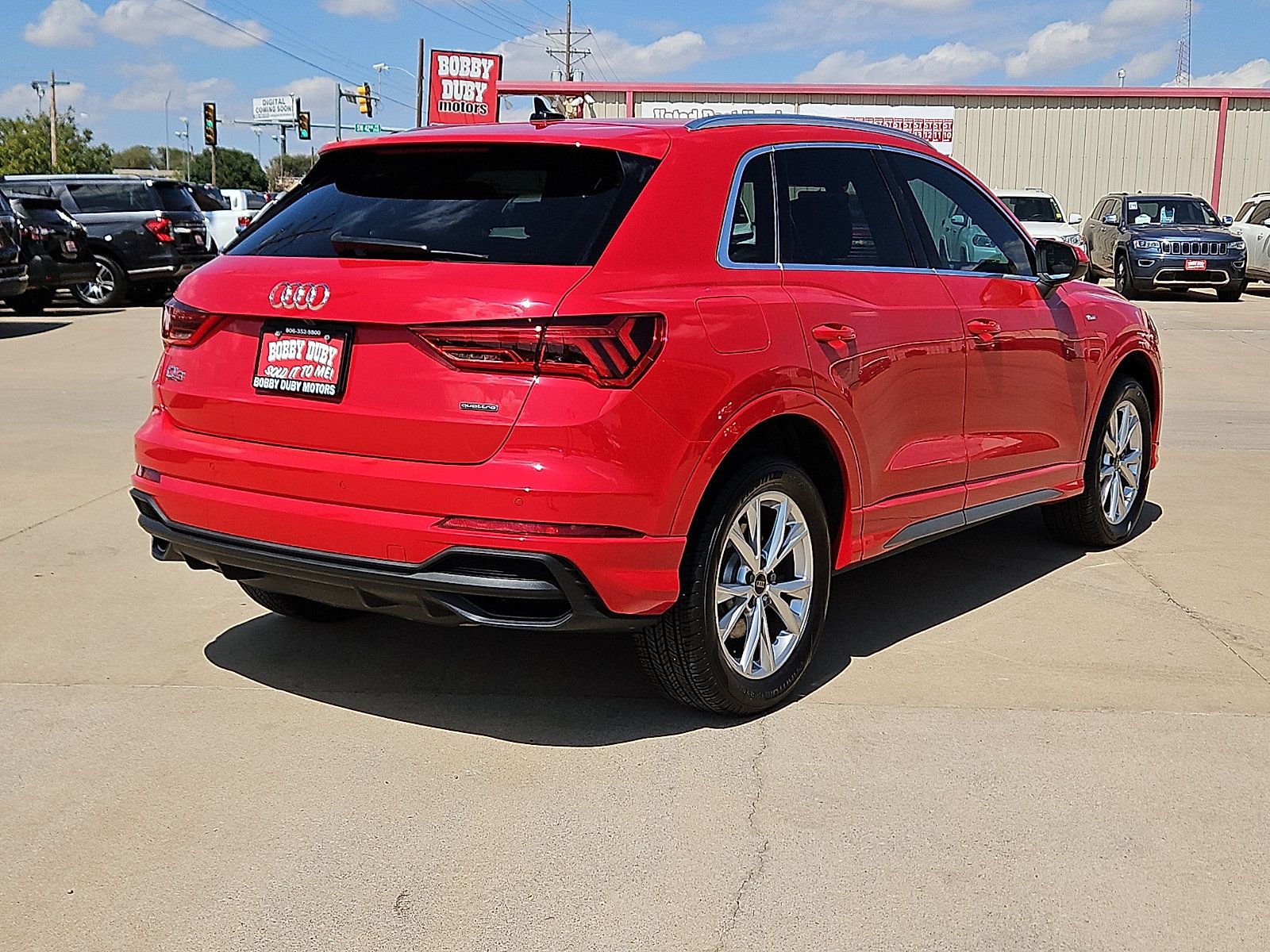 Used 2024 Audi Q3 2.0T Premium AWD/4WD image 3